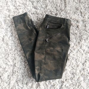 Mid-Rise Skinny Camo Pants